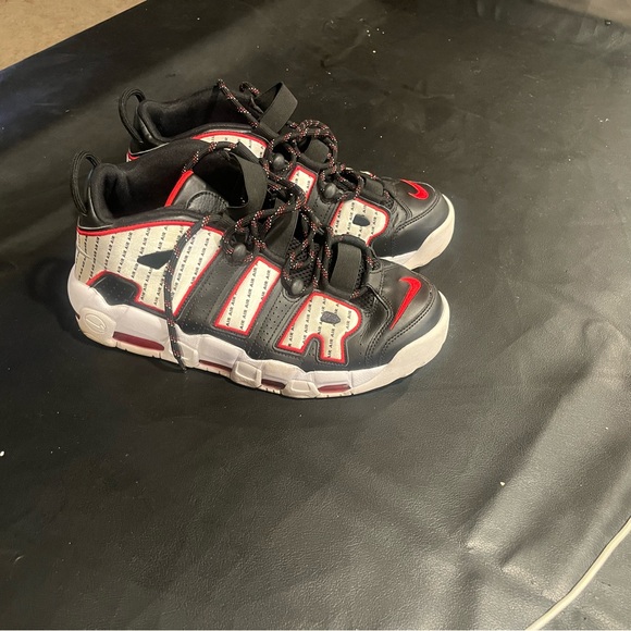 Nike Men's Black and Red Sneakers - Picture 1 of 1